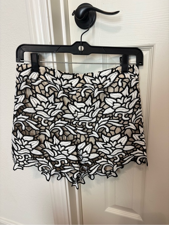 Alice + Olivia Pants - Alice + Olivia Black and White Floral Lace Overlay Skort